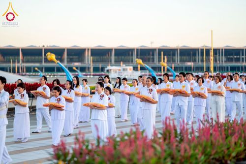 ภาพ No.276621:วันเสาร์ที่ 6 ธันวาคม  พ.ศ. 2568 พิธีเวียนประทักษิณและพิธีวันทาเจดีย์ โครงการอุปสมบทบูชาธรรมมหาปูชนียาจารย์ ประจำปี พ.ศ.2568 โครงการบวชพระนานาชาติ AEC และ WAB รุ่น CEO (นักบริหาร) รุ่นที่ 5 ณ มหาธรรมกายเจดีย์ วัดพระธรรมกาย