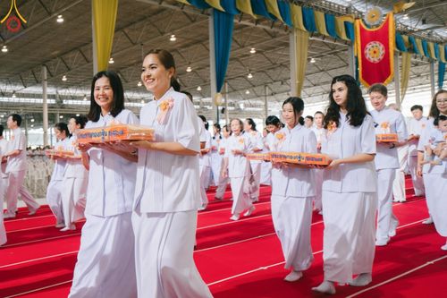 ภาพ No.167713:พิธีทอดกฐิน และ พิธีกรานกฐิน ในวันอาทิตย์ที่ 3 พฤศจิกายน พ.ศ. 2567 ณ วัดพระธรรมกาย จ.ปทุมธานี