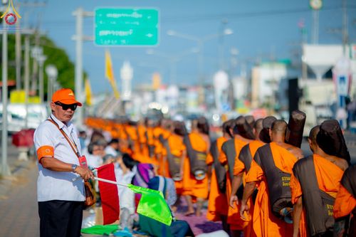 ภาพ No.198733:V.50 สารพัดV สารพัดดี ที่ธรรมยาตรา ในโครงการธรรมยาตรา กตัญญูบูชา มหาปูชนียาจารย์ พระมงคลเทพมุนี(สด จนฺทสโร) พระผู้ปราบมาร อนุสรณ์สถาน 7 แห่ง ปีที่ 13 ระหว่างวันที่ 2-31 มกราคม พ.ศ. 2568