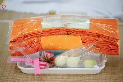 ภาพ No.58626:พิธีบุพเปตพลี ครั้งที่ 149 ร่วมอุทิศบุญแด่หมู่ญาติที่ล่วงลับไปแล้ว และสืบทอดอายุพระพุทธศาสนา วันอังคารที่ 23 เมษายน พ.ศ. 2567 (วันพระ ขึ้น 15 ค่ำ เดือน 5) ณ หอฉันคุณยายอาจารย์ฯ วัดพระธรรมกาย