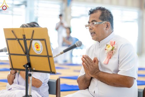 ภาพ No.127776:พิธีถวายภัตตาหารเป็นสังฆทาน แด่คณะพระธรรมยาตราฯ ในโครงการธรรมยาตราอัญเชิญพระบรมสารีริกธาตุ ประดิษฐาน ณ มหารัตนเจดีย์สิริปทุมสวรรค์ อ.บางกล่ำ จ.สงขลา วันที่ 8 มีนาคม พ.ศ. 2567