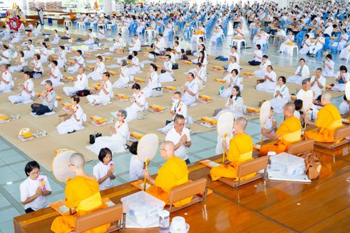 ภาพ No.265922:วันพุธที่ 5 พฤศจิกายน พ.ศ. 2568 (วันพระ ขึ้น 15 ค่ำ เดือน 12) พิธีบุพเปตพลี ครั้งที่ 172 ร่วมอุทิศบุญแด่หมู่ญาติที่ล่วงลับไปแล้ว และสืบทอดอายุพระพุทธศาสนา ณ หอฉันคุณยายอาจารย์ฯ วัดพระธรรมกาย