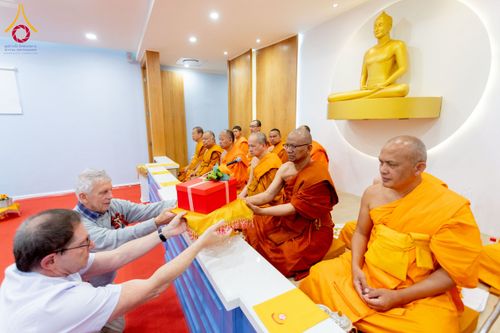 ภาพ No.233295:วันอาทิตย์ที่ 6 กรกฎาคม พ.ศ. 2568 พิธีถวายมหาสังฆทานแด่คณะสงฆ์ทั่วโลกและพิธีตักบาตรเนื่องในวันเข้าพรรษา  ณ วัดพุทธเคปทาวน์ ประเทศแอฟริกาใต้