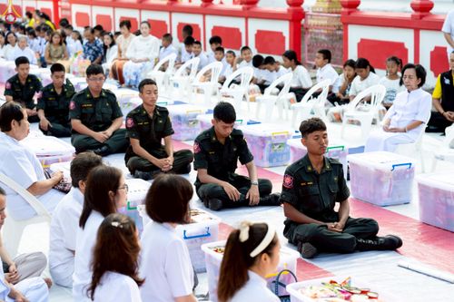 ภาพ No.234392:วันพฤหัสบดีที่ 24 กรกฎาคม พ.ศ. 2568 พิธีถวายสังฆทานแก่คณะสงฆ์ 323 วัด , พิธีมอบกองทุนหนุนแรงใจช่วยครูใต้ , พิธีทำบุญส่วนกุศลแด่ผู้วายชนม์ ในเหตุการณ์ความไม่สงบ 4 จังหวัด ชายแดนภาคใต้ (ปัตตานี , ยะลา , นราธิวาส , สงขลา) ปีที่ 21 ครั้งที่ 179 ณ วัดเวฬุวัน 