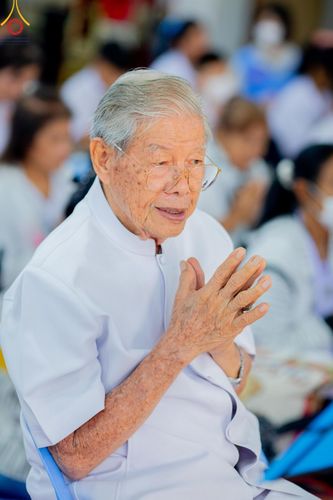 ภาพ No.195213:พิธีทอดผ้าป่าทำนุบำรุงศาสนสถาน ณ วัดพรสวรรค์ ต.หนองบ่อ อ.สองพี่น้อง จ.สุพรรณบุรี ในโครงการธรรมยาตรา กตัญญูบูชา มหาปูชนียาจารย์ พระมงคลเทพมุนี(สด จนฺทสโร) พระผู้ปราบมาร อนุสรณ์สถาน 7 แห่ง ปีที่ 13 วันที่ 13 มกราคม พ.ศ. 2568