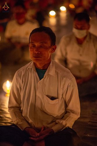 ภาพ No.76567:คณะสงฆ์และสามเณรบังกลาเทศ ปฎิบัติธรรมและจุดโคมประทีปถวายเป็นพุทธบูชา วันที่ 17 กุมภาพันธ์ พ.ศ. 2566