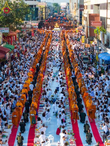 ภาพ No.147877:มหาสังฆทานครั้งยิ่งใหญ่ ตักบาตรพระ 10,000 รูป คณะสงฆ์ 4 ประเทศ 14 จังหวัดภาคใต้ วันอาทิตย์ที่ 11 สิงหาคม พ.ศ. 2567 ณ นิพัทธ์อุทิศ 3 ใจกลางนครหาดใหญ่ จ.สงขลา