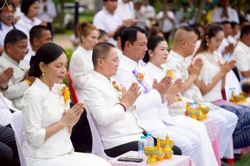 ภาพ No.229862:วันพฤหัสบดีที่ 26 มิถุนายน พ.ศ. 2568 พิธีตักบาตรพระ 1,165 รูป ฉลองก่อตั้งเมืองวานรนิวาส ครบรอบ 164 ปี ณ ถนนวานรนิวาส-อากาศอำนวย อ.วานรนิวาส จ.สกลนคร