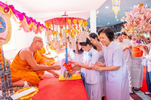 ภาพ No.197458:พิธีทอดผ้าป่าทำนุบำรุงศาสนสถาน ณ วัดโบสถ์(บน) ตำบลบางคูเวียง อำเภอบางกรวย จังหวัดนนทบุรี ในโครงการธรรมยาตรา กตัญญูบูชา มหาปูชนียาจารย์ พระมงคลเทพมุนี(สด จนฺทสโร) พระผู้ปราบมาร อนุสรณ์สถาน 7 แห่ง ปีที่ 13 วันที่ 17 มกราคม พ.ศ. 2568