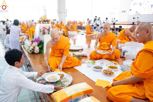 ภาพ No.85674:พิธีบุพเปตพลีครั้งที่ 138 ร่วมอุทิศบุญแด่หมู่ญาติที่ล่วงลับไปแล้ว และสืบทอดอายุพระพุทธศาสนา วันพุธที่ 16 สิงหาคม พ.ศ. 2566 (วันพระแรม 15 ค่ำ เดือน 8-8 ณ หอฉันคุณยายอาจารย์ฯ วัดพระธรรมกาย