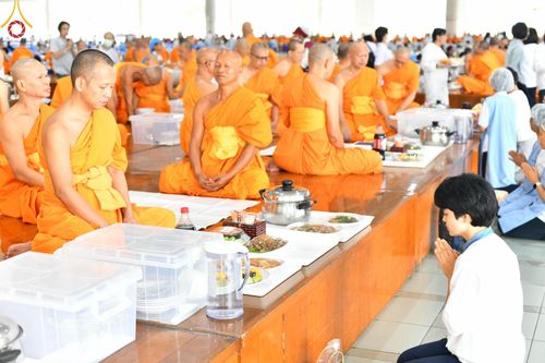 ภาพ No.182351:พิธีถวายภัตตาหารเมนูสวรรค์ "เพื่อการบรรลุธรรม" วันเสาร์ที่ 14 ธันวาคม พ.ศ. 2567 ณ หอฉันคุณยายอาจารย์ฯ วัดพระธรรมกาย