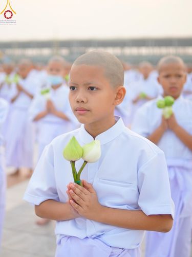 ภาพ No.133729:พิธีเวียนประทักษิณและพิธีวันทาเจดีย์ โครงการบรรพชาสามเณร ฟื้นฟูพระพุทธศาสนาทั่วไทย ณ วัดพระธรรมกาย วันเสาร์ที่ 6 เมษายน พ.ศ. 2567