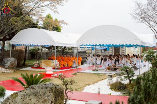 ภาพ No.220895:วันที่ 13 เมษายน พ.ศ. 2568 พิธีโปรยรัตนชาติปฐมเริ่มสถาปนาเจดีย์ และ พิธีเปิดหมู่บ้านปฏิบัติธรรม เพื่อการบรรลุธรรม ณ วัดป่าธรรมกายนานาชาติโทชิหงิ  ประเทศญี่ปุ่น