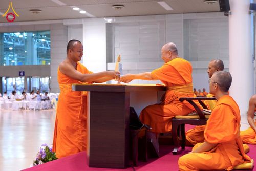 ภาพ No.232163:วันอาทิตย์ที่ 6 กรกฏาคม พ.ศ. 2568 พิธีมอบโล่เกียรติคุณ สวดธัมมจักกัปปวัตตนสูตร และรางวัลโครงการผู้นำแสงสว่างออนไลน์ ณ ห้องแก้วสารพัดนึก1 สภาธรรมกายสากล วัดพระธรรมกาย