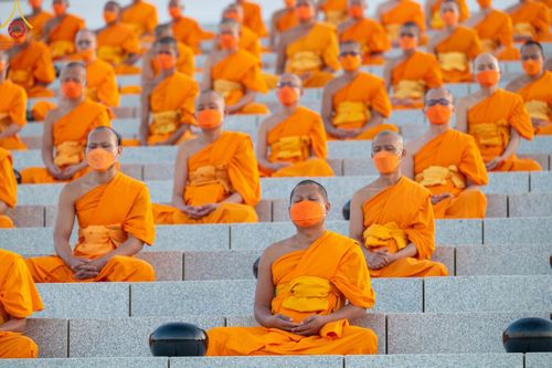 ภาพ No.105256:พิธีตักบาตรฉลองพระบวชใหม่ รุ่นบูชาธรรมมหาปูชนียาจารย์ และต้อนรับศักราชใหม่ วันจันทร์ที่ 1 มกราคม พ.ศ. 2567 ณ ลานธรรมพระมหาธรรมกายเจดีย์ วัดพระธรรมกาย