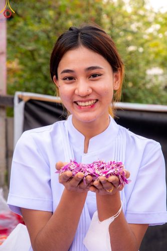 ภาพ No.120026:พิธีต้อนรับพระธรรมยาตรา ในโครงการธรรมยาตรา กตัญญูบูชา มหาปูชนียาจารย์ พระมงคลเทพมุนี(สด จนฺทสโร) พระผู้ปราบมาร อนุสรณ์สถาน 7 แห่ง ปีที่ 12 วันที่ 28 มกราคม พ.ศ. 2567 ณ วัดพระธรรมกาย จ.ปทุมธานี