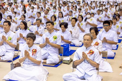 ภาพ No.233781:วันเสาร์ที่ 19 กรกฎาคม พ.ศ.2568 วันมหารำลึก ครั้งที่ 35 พิธีรำลึกถึงนักสร้างบารมี , พิธีสวดพระพุทธมนต์ , พิธีทอดผ้าบังสกุลและถวายไทยธรรม วัดพระธรรมกาย