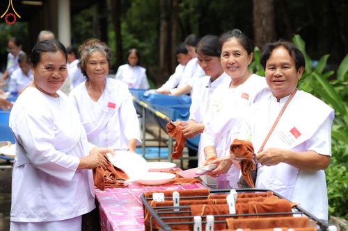 ภาพ No.155014:โครงการอุบาสกแก้ว อุบาสิกาแก้ว รุ่นที่ 2 ตัวแทนทอดกฐินสามัคคีทั่วไทย 30,000 วัด บูชาธรรม 80 ปี หลวงพ่อธัมมชโย จังหวัดบุรีรัมย์ ระหว่างวันที่ 13-15 กันยายน พ.ศ. 2567