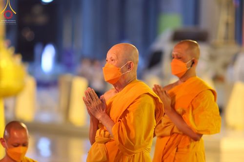 ภาพ No.67897:พิธีเจริญพระพุทธมนต์ จุดประทีปถวายเป็นพุทธบูชา และพิธีฉลองชัยสวดมนต์บทธรรมจักร 4,990,000,082 จบ เนื่องในวาระอายุวัฒนมงคลครบ 82 ปี หลวงพ่อทัตตชีโว ณ พระมหาธรรมกายเจดีย์ วัดพระธรรมกาย จ.ปทุมธานี วันพุธที่ 21 ธันวาคม พ.ศ. 2565