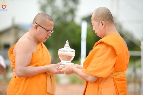 ภาพ No.84387:พิธีทอดผ้าป่า พิธีอัญเชิญปฐมรัตนปฐวี และพิธีตอกเสาเข็มต้นสุดท้าย เพื่อสถาปนาอาคาร 80 ปี หลวงพ่อธัมมชโย ณ ศูนย์ปฏิบัติธรรมวิหารแดง ตำบลเจริญธรรม อำเภอวิหารแดง จ.สระบุรี  วันที่ 23 กรกฎาคม พ.ศ. 2566