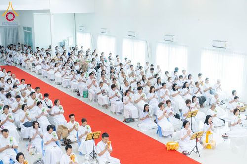 ภาพ No.174357:พิธีทอดกฐินกตัญญูบูชาธรรม ณ ศูนย์ปฏิบัติธรรมพระมงคลเทพมุนี อ.สองพี่น้อง จ.สุพรรณบุรี ในโครงการกฐินสามัคคีทั่วไทย 30,000 วัด บูชาธรรม 80 ปี หลวงพ่อธัมมชโย โดยคณะศิษยานุศิษย์วัดพระธรรมกาย วันที่ 10 พฤศจิกายน พ.ศ. 2567