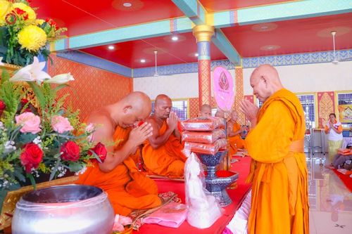 ภาพ No.179260:พิธีทอดกฐิน ณ วัดถ้ำคีรีวงศ์ อ.เปิ้นดัง รัฐเคด้าห์ ประเทศมาเลเซีย ในโครงการกฐินสามัคคีทั่วไทย 30,000 วัด บูชาธรรม 80 ปี หลวงพ่อธัมมชโย โดยคณะศิษยานุศิษย์วัดพระธรรมกาย วันที่ 1 พฤศจิกายน พ.ศ. 2567