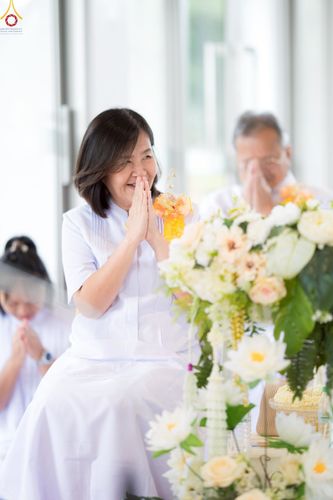 ภาพ No.239404:วันอาทิตย์ที่ 17 สิงหาคม พ.ศ. 2568 พิธีกดปุ่มอัญเชิญรูปเหมือน พระมงคลเทพมุนี (สด จันทสโร)  ณ มหาวิหารแก้วพระมงคลเทพมุนี  ศูนย์ปฏิบัติธรรมแก้วเมืองเลย