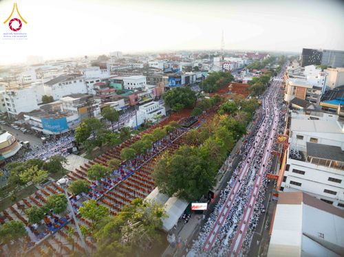 ภาพ No.312565:วันอาทิตย์ที่ 8 มีนาคม พ.ศ.2569 ทำบุญเมืองนครราชสีมา 558 ปี ตักบาตรพระ 10,000 รูป