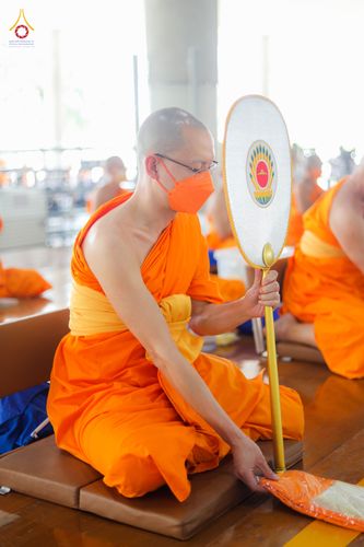 ภาพ No.90581:พิธีบุพเปตพลี  ครั้งที่ 141 ร่วมอุทิศบุญแด่หมู่ญาติที่ล่วงลับไปแล้ว และสืบทอดอายุพระพุทธศาสนา วันพฤหัสบดีที่ 14 ตุลาคม พ.ศ.2566 วันพระแรม 15 ค่ำ เดือน 10 ณ หอฉันคุณยายอาจารย์ฯ วัดพระธรรมกาย