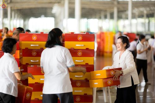 ภาพ No.320503:วันที่ 10 เมษายน พ.ศ.2569 การเตรียมกล่องไทยธรรม เพื่องานถวายมหาสังฆทาน 40,000 กว่าวัดทั่วประเทศ วันคุ้มครองโลก 22 เมษายน พ.ศ.2569 วัดพระธรรมกาย