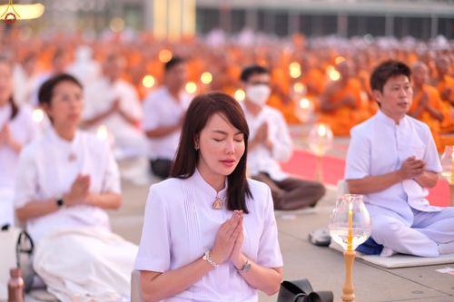 ภาพ No.307941:วันที่ 31 มกราคม พ.ศ. 2569 พิธีจุดประทีปธรรมถวายเป็นพุทธบูชา  และบูชาธรรมมหาปูชนียาจารย์ (ภาพชุดที่ 3) ณ วัดพระธรรมกาย ปทุมธานี ในโครงการธรรมยาตรา กตัญญูบูชา มหาปูชนียาจารย์ พระมงคลเทพมุนี(สด จนฺทสโร) พระผู้ปราบมาร อนุสรณ์สถาน 7 แห่ง ปีที่ 14