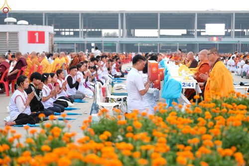 ภาพ No.325071:วันที่ 22 เมษายน พ.ศ.2569 (วันคุ้มครองโลก) พิธีถวายมหาสังฆทาน 40,000 กว่าวัดทั่วประเทศ (ชุดที่ 2) ณ ลานธรรม พระมหาธรรมกายเจดีย์ วัดพระธรรมกาย