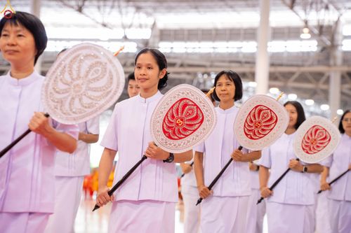 ภาพ No.339070:วันอาทิตย์ที่ 12 กรกฎาคม พ.ศ.2569 พิธีมุทิตาผู้สอบได้เปรียญธรรม ประโยค 1-2 ถึง ป.ธ.9 และ บ.ศ.1-2 ถึง บ.ศ.6 สำนักศาสนศึกษาวัดพระธรรมกาย ประจำปี 2569, พิธีมอบตราตั้งแต่งตั้งอาจารย์ใหญ่ สำนักศาสนศึกษาวัดพระธรรมกาย