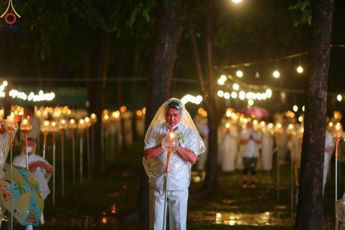 ภาพ No.89366:พิธีประดิษฐานรูปหล่อทองคำ  คุณยายอาจารย์มหารัตนอุบาสิกาจันทร์ ขนนกยูง ภายในมหาวิหารคุณยายอาจารย์ฯ เนื่องในวันครูผู้ค้นพบวิชชาธรรมกาย วันศุกร์ที่ 29 กันยายน พ.ศ. 2566 ณ วัดพระธรรมกาย จ.ปทุมธานี