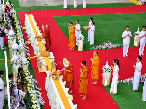 ภาพ No.316609:วันอาทิตย์ที่ 29 มีนาคม พ.ศ. 2569 พิธีทอดผ้าบังสุกุลและพิธีชำระร่าง โยมพ่อณรงค์ จินตมากุล  สิริอายุ 99 ปี 11 เดือน โยมบิดา พระครูปลัดรัตนวีรวัฒน์ (รังสฤษดิ์ อิทฺธิจินตโก) ที่ปรึกษาเจ้าคณะจังหวัดปทุมธานี เจ้าอาวาสวัดพระธรรมกาย  ณ ฌาปนสถานชั่วคราว ทางเข้า 