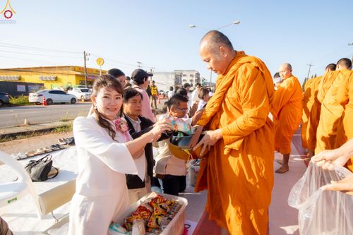 ภาพ No.281438:วันเสาร์ที่ 27 ธันวาคม พ.ศ.2568 พิธีตักบาตรพระ ๑,๐๐๐ รูป   เพื่อความเป็นสิริมงคลแก่ชีวิตและแผ่นดินไทย  มหากุศลครั้งยิ่งใหญ่แห่งปี ส่งท้ายปีเก่า ต้อนรับปีใหม่  ณ ถนนหน้าที่ว่าการอำเภอภูเรือ จังหวัดเลย