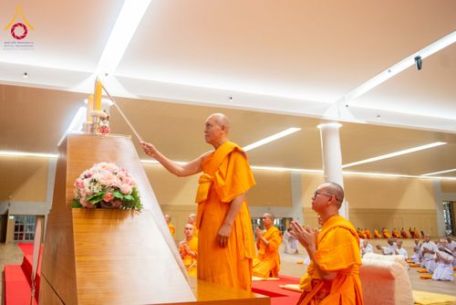 ภาพ No.319493:วันเสาร์ที่ 4 เมษายน พ.ศ.2569 พิธีขอขมา มอบผ้าไตร และถวายบาตรแด่นาคธรรมทายาท ในโครงการบรรพชาสามเณรฟื้นฟูพระพุทธศาสนาทั่วไทย โครงการหน่อแก้วเปรียญธรรม รุ่นที่ 14 โครงการสามเณรยุวธรรมทายาท รุ่นที่ 34 โครงการสามเณรมัชฌิมธรรมทายาท รุ่นที่ 30 ณ สภาธรรมกายสากล