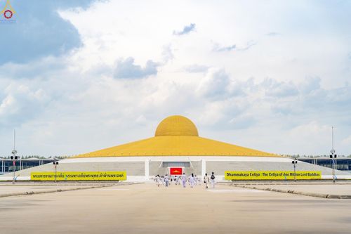ภาพ No.345177:วันที่ 7 - 19 สิงหาคม พ.ศ.2569 ต้อนรับชาวต่างชาติเยี่ยมชมวัดพระธรรมกาย