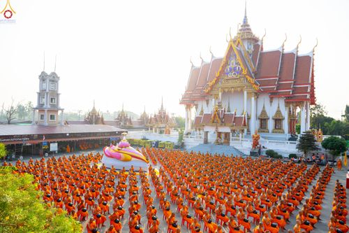 ภาพ No.297586:วันที่ 18 มกราคม พ.ศ. 2569 พิธีตักบาตรพระธรรมยาตรา ณ วัดโบสถ์บน ต.บางคูเวียง จ.นนทบุรี อนุสรณ์สถานลำดับที่ 4 สถานที่เกิดด้วยกายธรรม ในโครงการธรรมยาตรา กตัญญูบูชา มหาปูชนียาจารย์ พระมงคลเทพมุนี(สด จนฺทสโร) พระผู้ปราบมาร อนุสรณ์สถาน 7 แห่ง ปีที่ 14