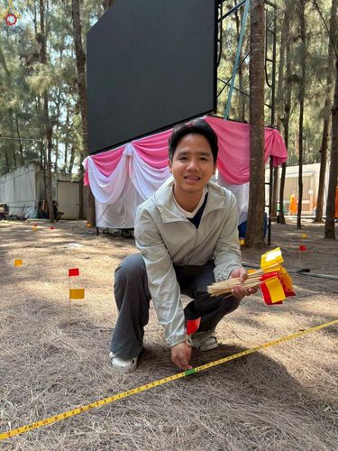 ภาพ No.300533:ภาพเบื้องหลังอาสาสมัครรวมใจ ชุดที่ 3 ในโครงการธรรมยาตรา กตัญญูบูชา มหาปูชนียาจารย์ พระมงคลเทพมุนี(สด จนฺทสโร) พระผู้ปราบมาร อนุสรณ์สถาน 7 แห่ง ปีที่ 14