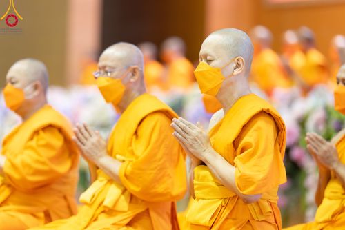 ภาพ No.92380:พิธีทอดกฐินธรรมชัยเพื่อสร้างอาคาร 115 ปี คุณยายอาจารย์มหารัตนอุบาสิกาจันทร์ ขนนกยูง อาทิตย์ต้นเดือนที่ 5 พฤศจิกายน พ.ศ. 2566 ณ วัดพระธรรมกาย จ.ปทุมธานี