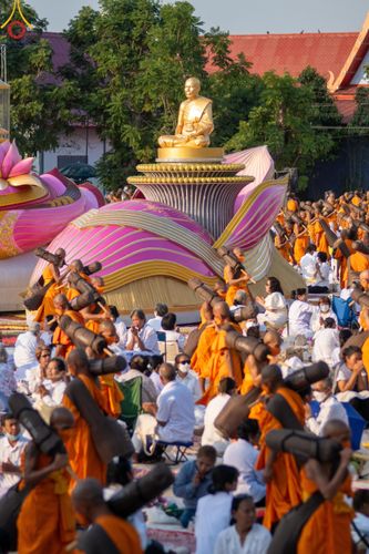 ภาพ No.110461:พิธีต้อนรับพระธรรมยาตรา ในโครงการธรรมยาตรากตัญญูบูชา มหาปูชนียาจารย์ พระมงคลเทพมุนี(สด จนฺทสโร) พระผู้ปราบมาร อนุสรณ์สถาน 7 แห่ง ปีที่ 12 วันที่ 11 มกราคม พ.ศ. 2567 ณ อนุสรณ์สถานลำดับที่ 3 สถานที่เกิดใหม่ในเพศสมณะ วัดสองพี่น้อง จ.สุพรรณบุรี