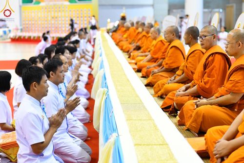 ภาพ No.146161:วันมหารำลึก ครั้งที่ 34 พิธีร่วมรำลึกถึงนักสร้างบารมีที่ล่วงลับไปแล้ว , พิธีสวดพระพุทธมนต์ ณ ห้องแก้วสารพัดนึก 1 วัดพระธรรมกาย วันเสาร์ที่ 27 กรกฎาคม พ.ศ. 2567