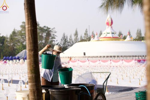 ภาพ No.109406:V.7 พลังใจ การเตรียมงาน เก็บงาน การรับบุญของเจ้าหน้าที่หน่วยงานต่างๆ เพื่อโครงการธรรมยาตรา กตัญญูบูชามหาปูชนียาจารย์ พระมงคลเทพมุนี (สด จนฺทสโร) พระผู้ปราบมาร อนุสรณ์สถาน 7 แห่ง ปีที่ 12 ระหว่างวันที่ 2 - 31 มกราคม พ.ศ.2567