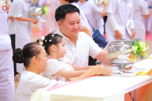 ภาพ No.206962:พิธีถวายโคมมาฆประทีป น้อมถวายเป็นพุทธบูชา แด่คณะพระภิกษุ สามเณร วัดพระธรรมกาย วันอาทิตย์ที่ 9 กุมภาพันธ์ พ.ศ. 2568 ณ ห้องแก้วสารพัดนึก 2 สภาธรรมกายสากล วัดพระธรรมกาย จังหวัดปทุมธานี