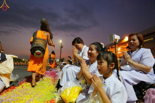 ภาพ No.202082:พิธีต้อนรับพระธรรมยาตรา ณ อนุสรณ์สถานลำดับที่ 7 สถานที่ขยายวิชชาธรรมกาย วัดพระธรรมกาย ต.คลองสาม อ.คลองหลวง จ.ปทุมธานี ในโครงการธรรมยาตรา กตัญญูบูชา มหาปูชนียาจารย์ พระมงคลเทพมุนี(สด จนฺทสโร) พระผู้ปราบมาร อนุสรณ์สถาน 7 แห่ง ปีที่ 13 วันที่ 26 มกราคม 2568