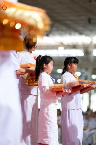 ภาพ No.167773:พิธีทอดกฐิน และ พิธีกรานกฐิน ในวันอาทิตย์ที่ 3 พฤศจิกายน พ.ศ. 2567 ณ วัดพระธรรมกาย จ.ปทุมธานี