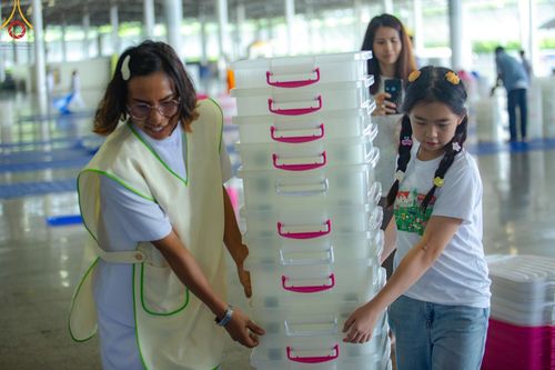 ภาพ No.137238:พิธีตักบาตร และปฏิบัติธรรม ในวันวิสาขบูชา วันพุธที่ 22 พฤษภาคม พ.ศ. 2567 ( วันพระขึ้น15 ค่ำ เดือน 6 ) ณ วัดพระธรรมกาย จ.ปทุมธานี