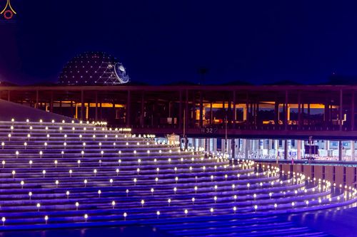 ภาพ No.224033:วันวิสาขบูชา วันอาทิตย์ที่ 11 พฤษภาคม พ.ศ. 2568 พิธีจุดวิสาขประทีป ,  พิธีเวียนประทักษิณรอบพระมหาธรรมกายเจดีย์ , พิธีฉลองชัยสวดมนต์บทธัมมจักกัปปวัตตนสูตร ครบ 7,357,000,000 จบ ณ มหารัตนวิหารคด วัดพระธรรมกาย