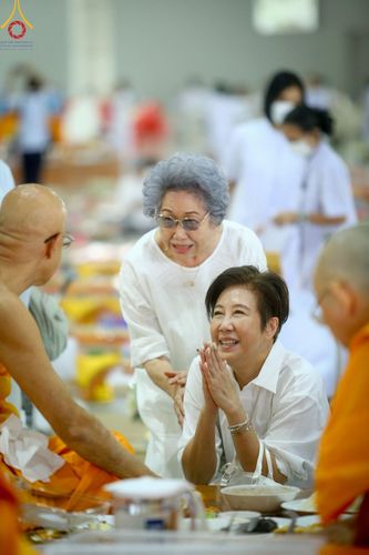 ภาพ No.143253:พิธีถวายภัตตาหารเพื่อเป็นกำลังแห่งการเข้าถึงธรรม ของพระภิกษุสามเณร วัดพระธรรมกาย วันเสาร์ที่ 6 กรกฏาคม พ.ศ. 2567 ณ หอฉันคุณยายอาจารย์ วัดพระธรรมกาย จ.ปทุมธานี